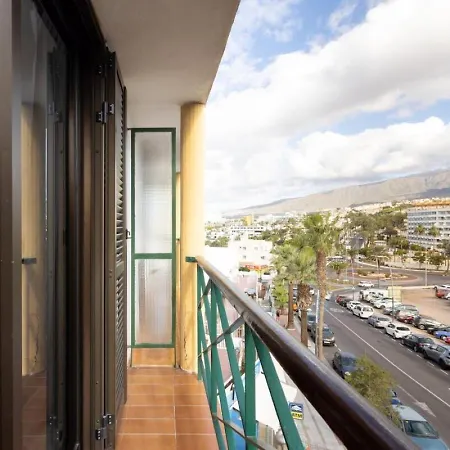 Apartment Two 250m From Americas