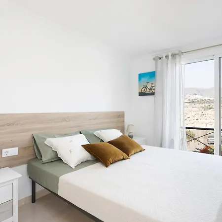 Apartment Two 250m From Americas