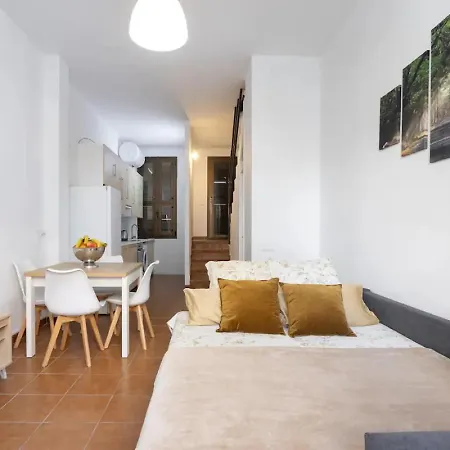 Apartment Two 250m From Americas *