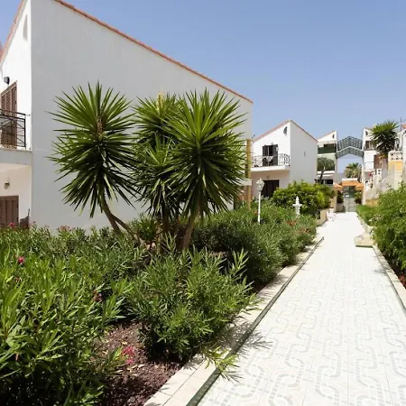 Two 250m From Americas Apartment