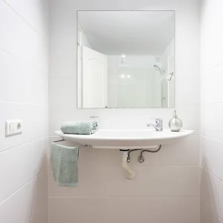 Apartment Two 250m From Americas Playa de las Americas (Tenerife)