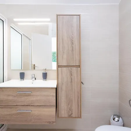 Two 250m From Americas Apartment